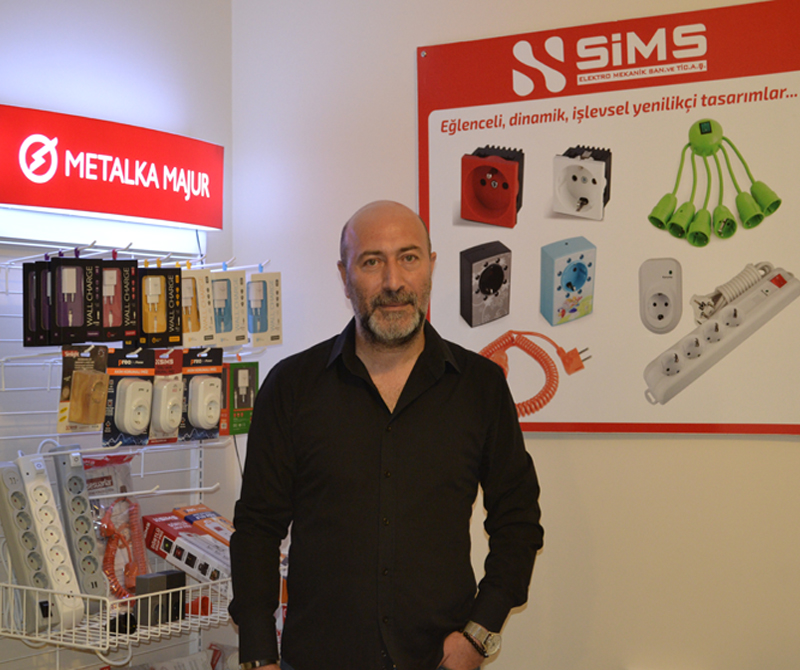 Elektrik Dünyası Dergisi, Röportaj, Sims Elektromekanik, Murat Şimşek, Sektörümüzde Standartlara Uymayan Ürünler Haksız Rekabete Yol Açıyor 
